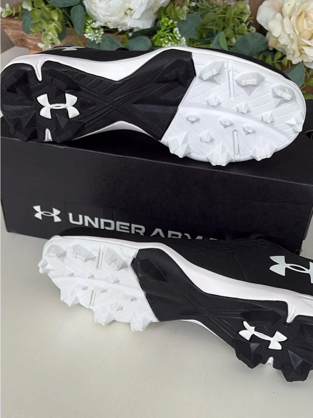 New Women’s Girls’ Under Armour Black & White Softball Cleats